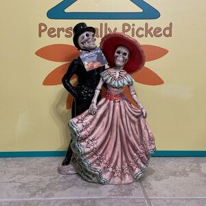 Corner Ruby DAY OF THE DEAD SKELETON COUPLE Figurine